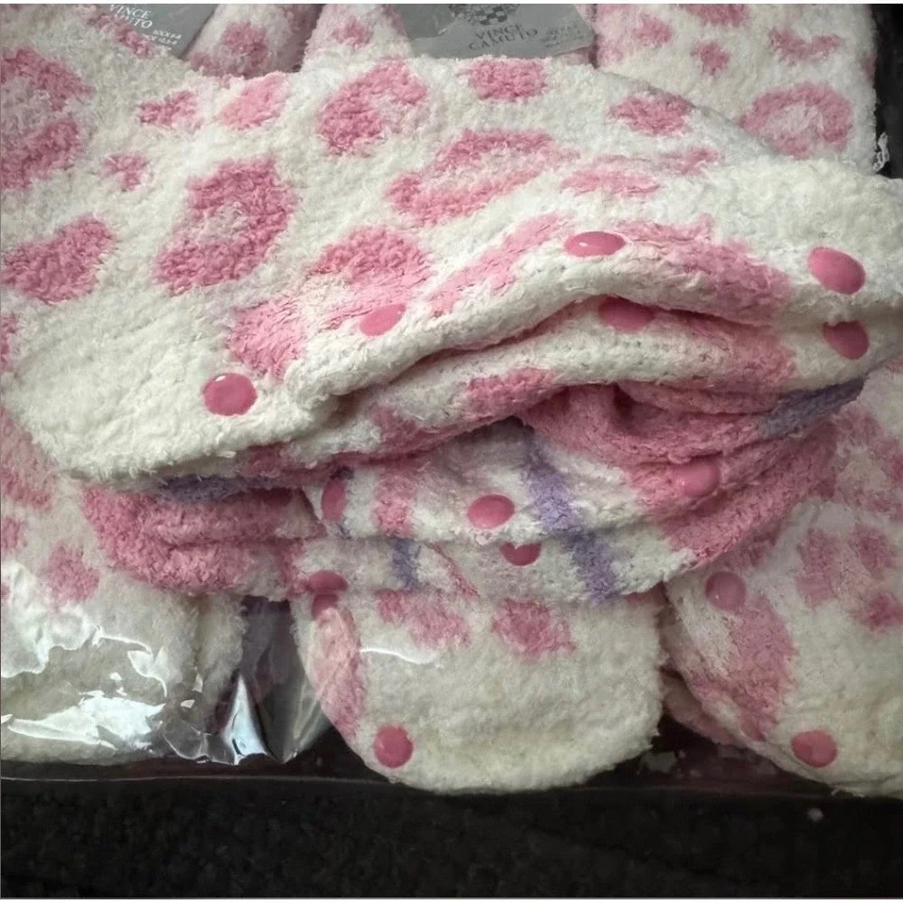 NWT 9 Pairs Fuzzy Slipper Socks‎ Vince Camuto Non Slip 9 PAIRS